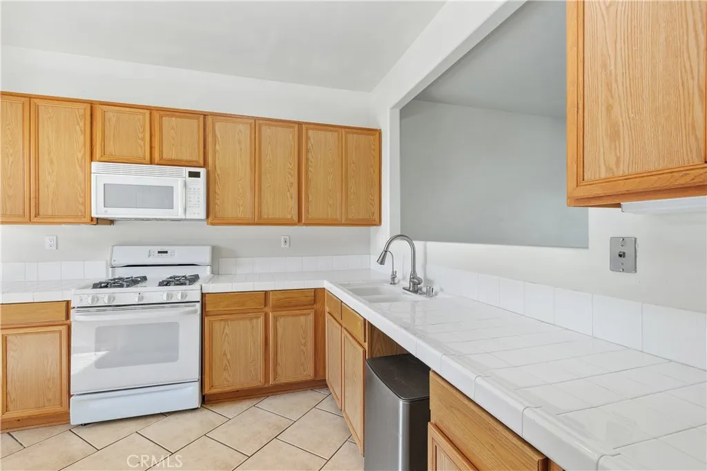 27750 Tate, Menifee, California 92585 home-pic-21