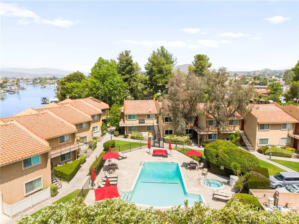 24311 Canyon Lake Drive N, Canyon Lake, California 92587 home-pic-37