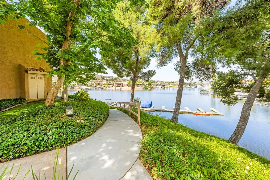24311 Canyon Lake Drive N, Canyon Lake, California 92587 home-pic-33