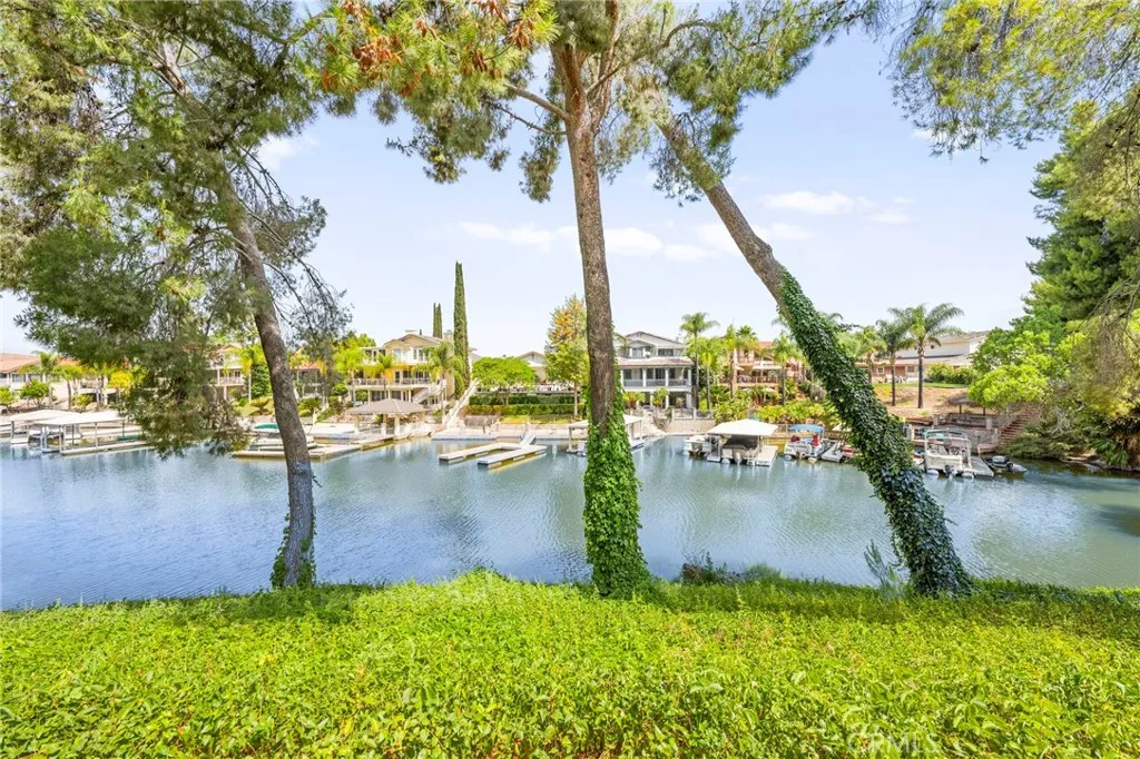 24311 Canyon Lake Drive N, Canyon Lake, California 92587 home-pic-31