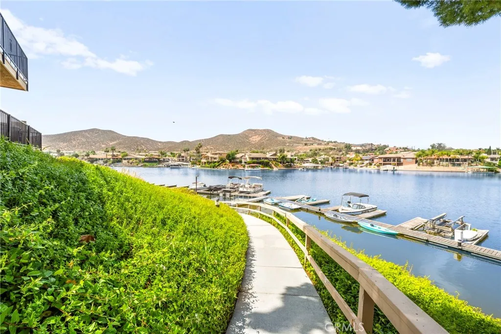 24311 Canyon Lake Drive N, Canyon Lake, California 92587 home-pic-34