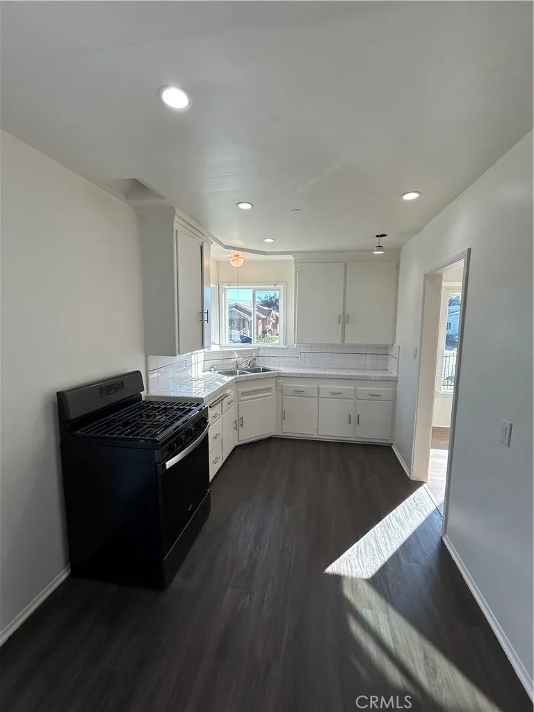 161 W 84th, Los Angeles, California 90003 home-pic-3
