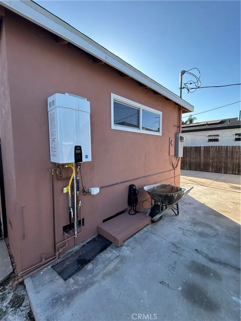 161 W 84th, Los Angeles, California 90003 home-pic-6