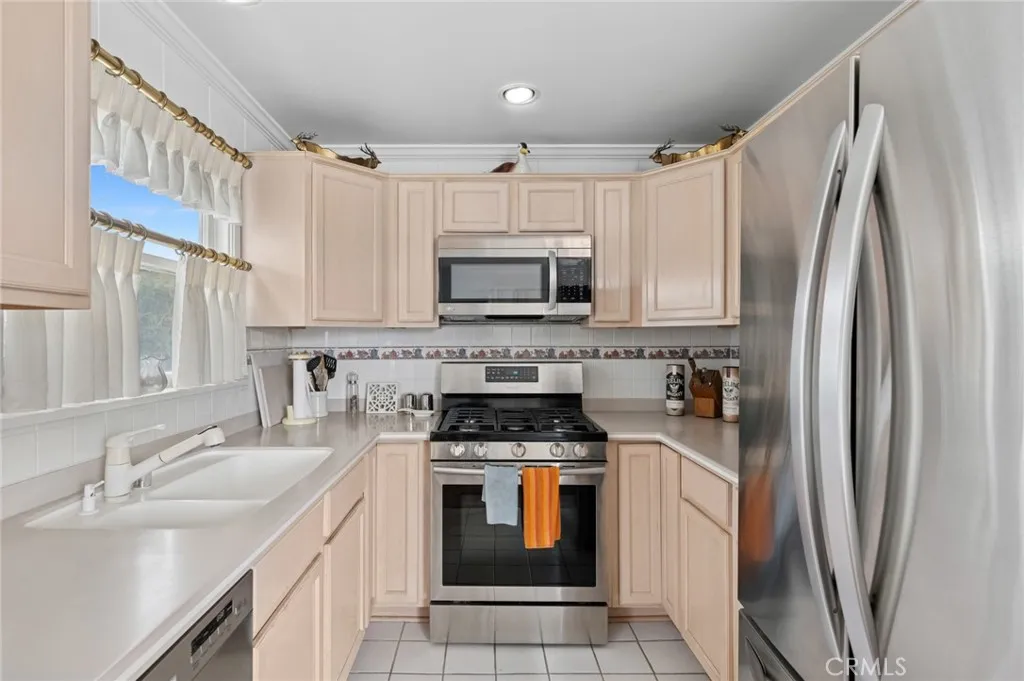 212 Opal, Newport Beach, California 92662 home-pic-17