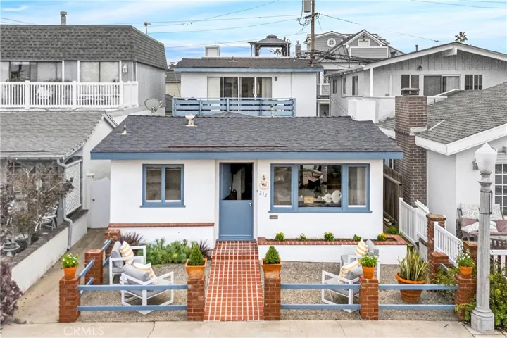 Charming Duplex at 212 Opal