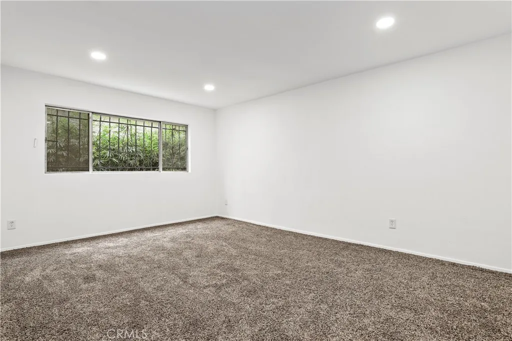 1045 N Kings Road 105, West Hollywood, California 90069 home-pic-20