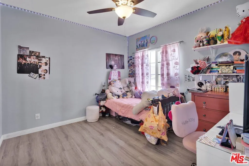 13292 Via Del Lago, Victorville, California 92392 home-pic-24