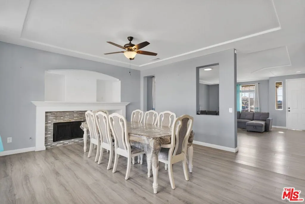 13292 Via Del Lago, Victorville, California 92392 home-pic-6