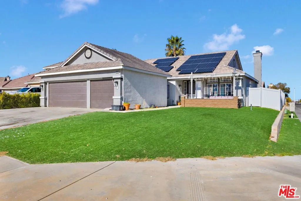 13292 Via Del Lago, Victorville, California 92392 home-pic-0