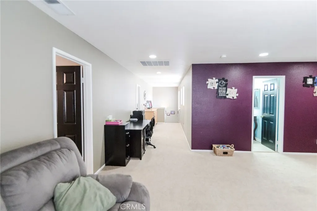 2340 Talbot Circle, Corona, California 92882 home-pic-26