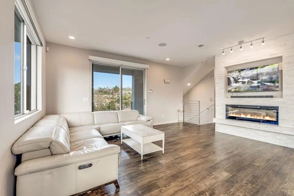 7570 Gibraltar Unit 101, Carlsbad, California 92009 home-pic-4