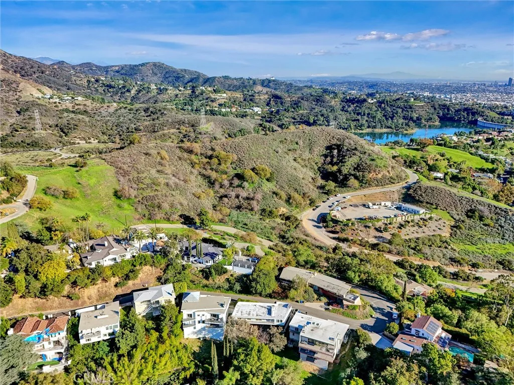 3219 Tareco, Los Angeles, California 90068 home-pic-41