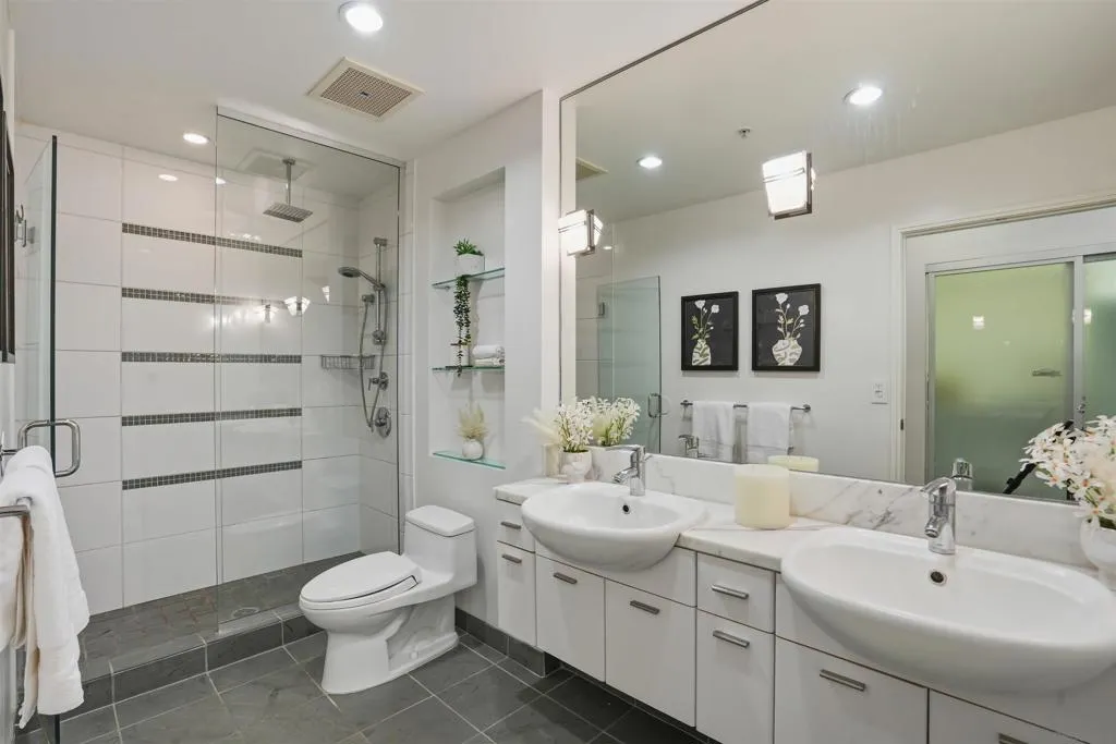 575 6th Ave 1705, San Diego, California 92101 home-pic-15