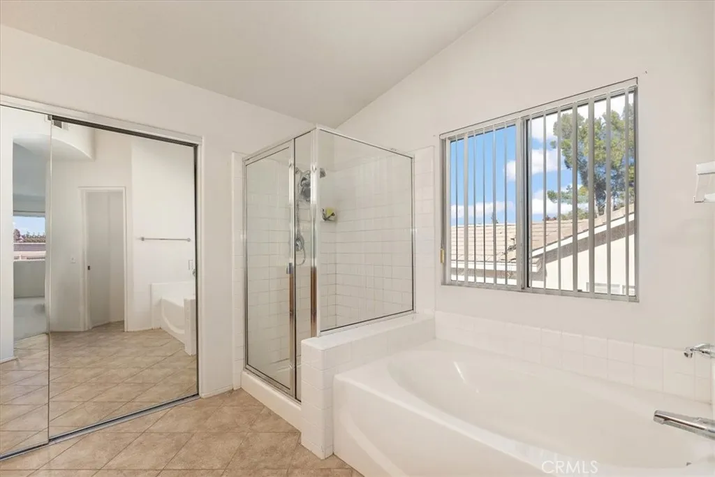 3527 Galatea Way, Corona, California 92882 home-pic-35