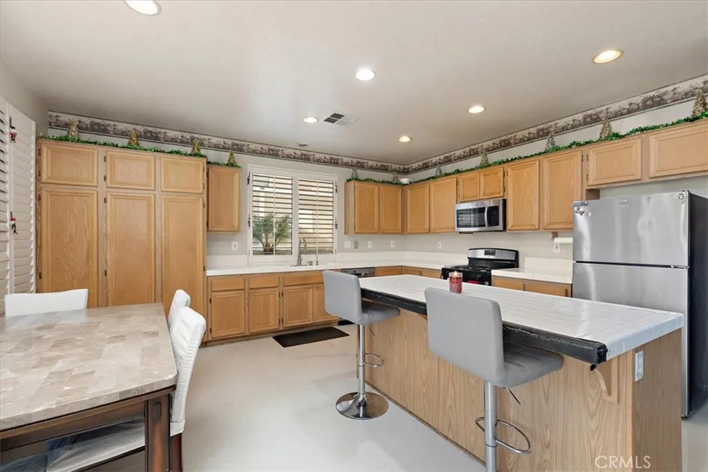 3527 Galatea Way, Corona, California 92882 home-pic-8