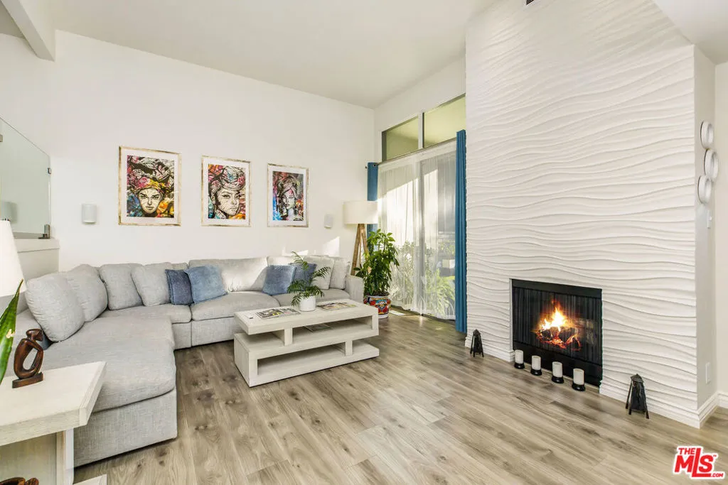 4782 La Villa Marina G, Marina Del Rey, California 90292 home-pic-1