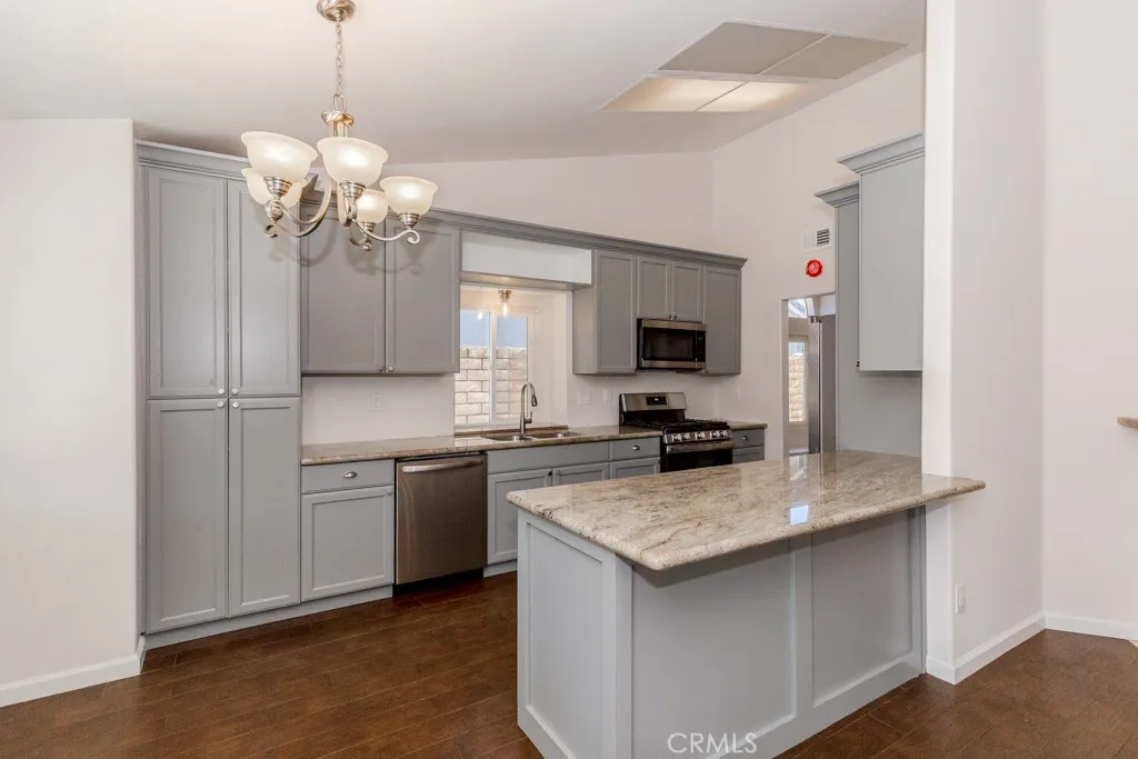 31535 Contour, Nuevo, California 92567 home-pic-21