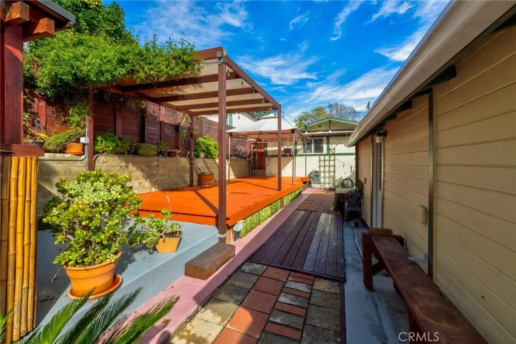 1616 Armitage, Los Angeles, California 90026 home-pic-35