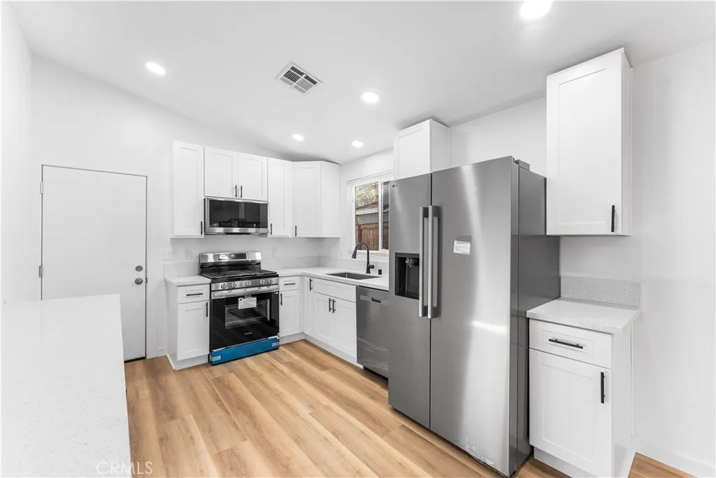 43117 Bloomingpark, Lancaster, California 93536 home-pic-6
