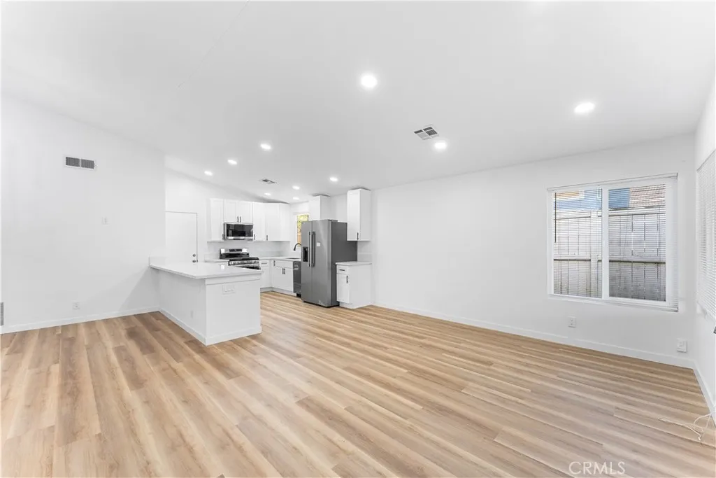 43117 Bloomingpark, Lancaster, California 93536 home-pic-12