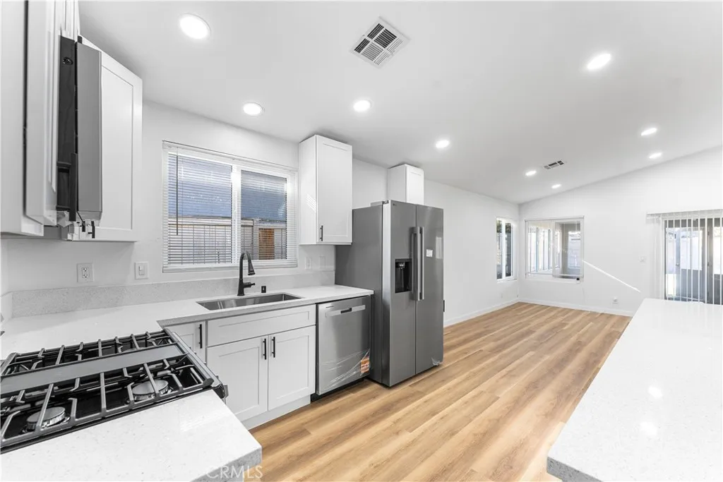 43117 Bloomingpark, Lancaster, California 93536 home-pic-8