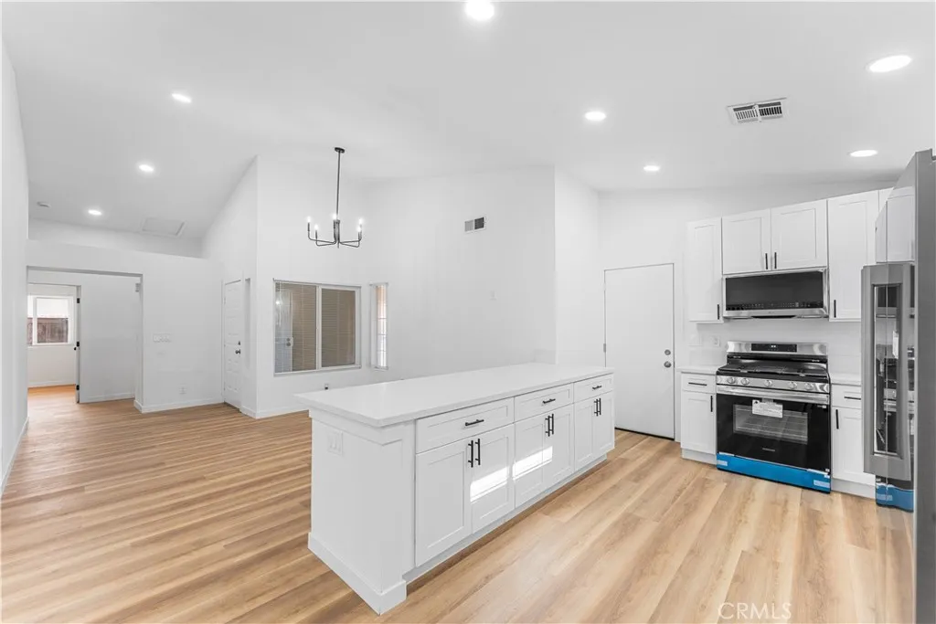 43117 Bloomingpark, Lancaster, California 93536 home-pic-15