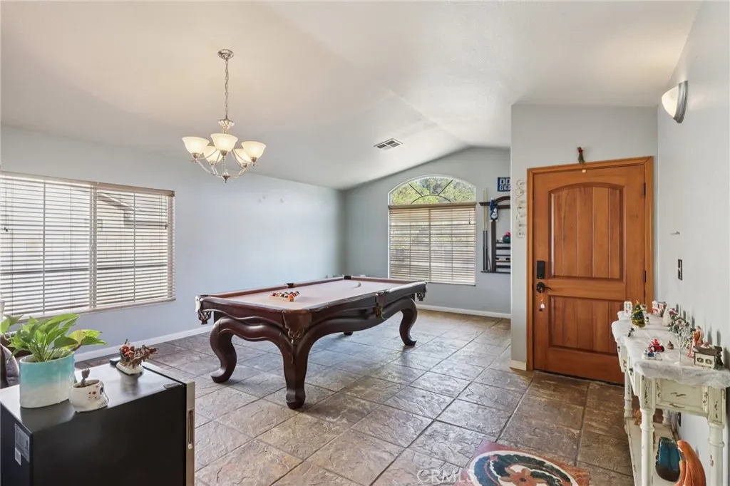 13322 Chenin Blanc Court, Apple Valley, California 92308 home-pic-16