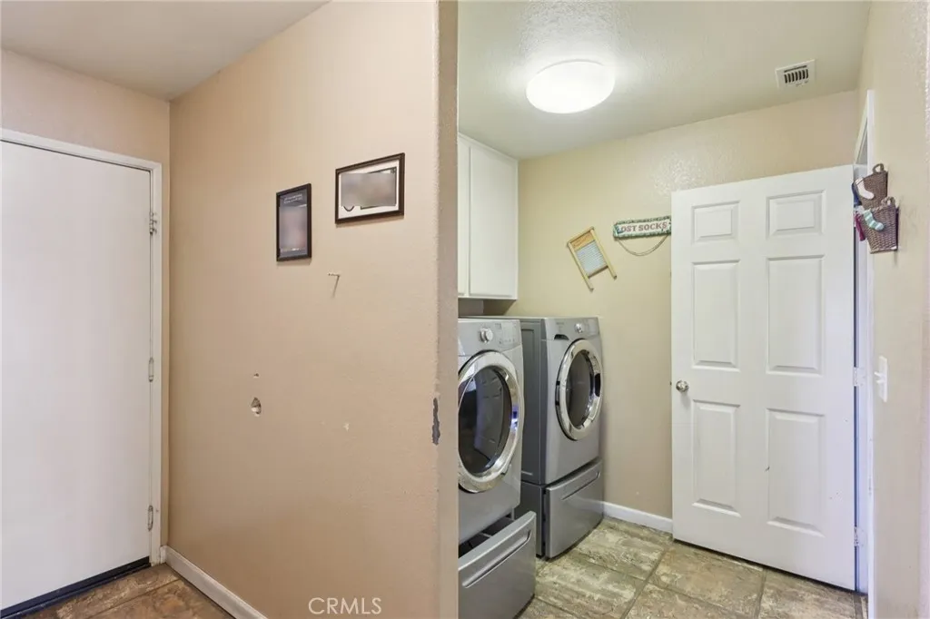 13322 Chenin Blanc Court, Apple Valley, California 92308 home-pic-14