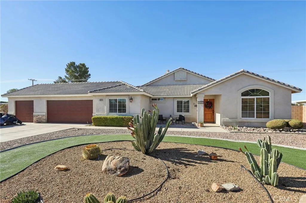 13322 Chenin Blanc Court, Apple Valley, California 92308 home-pic-0