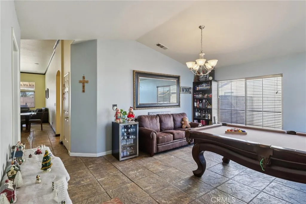 13322 Chenin Blanc Court, Apple Valley, California 92308 home-pic-15