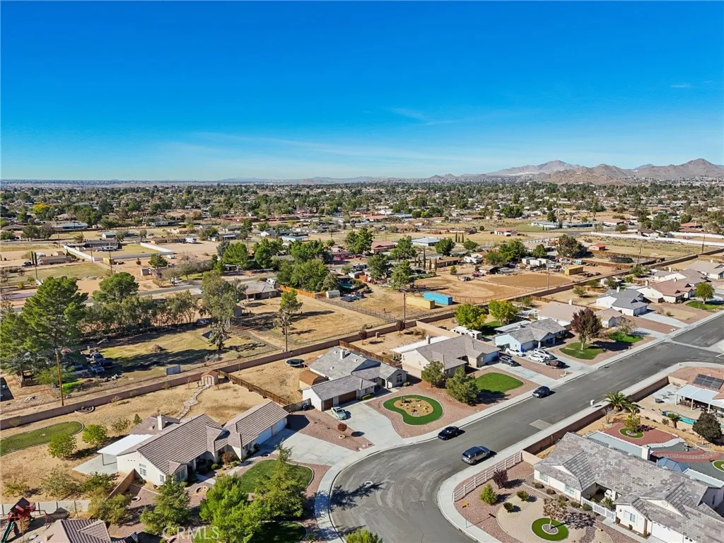 13322 Chenin Blanc Court, Apple Valley, California 92308 home-pic-44