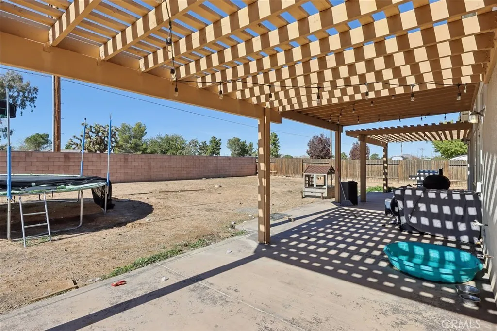 13322 Chenin Blanc Court, Apple Valley, California 92308 home-pic-33