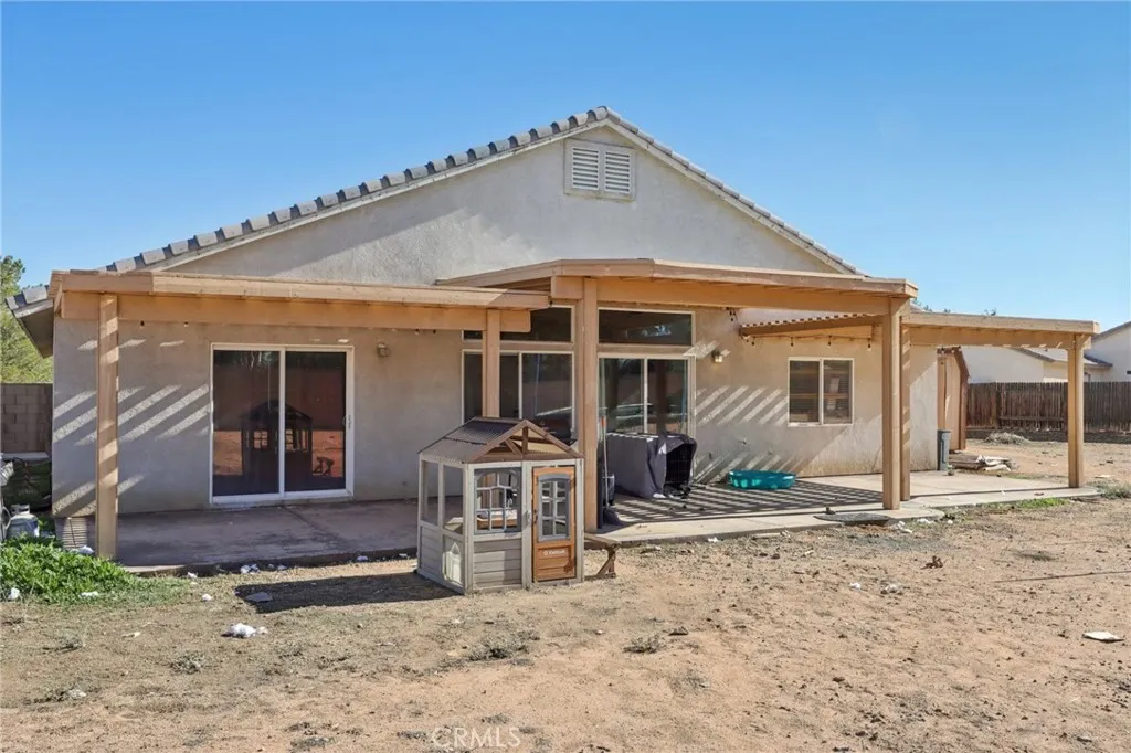 13322 Chenin Blanc Court, Apple Valley, California 92308 home-pic-35
