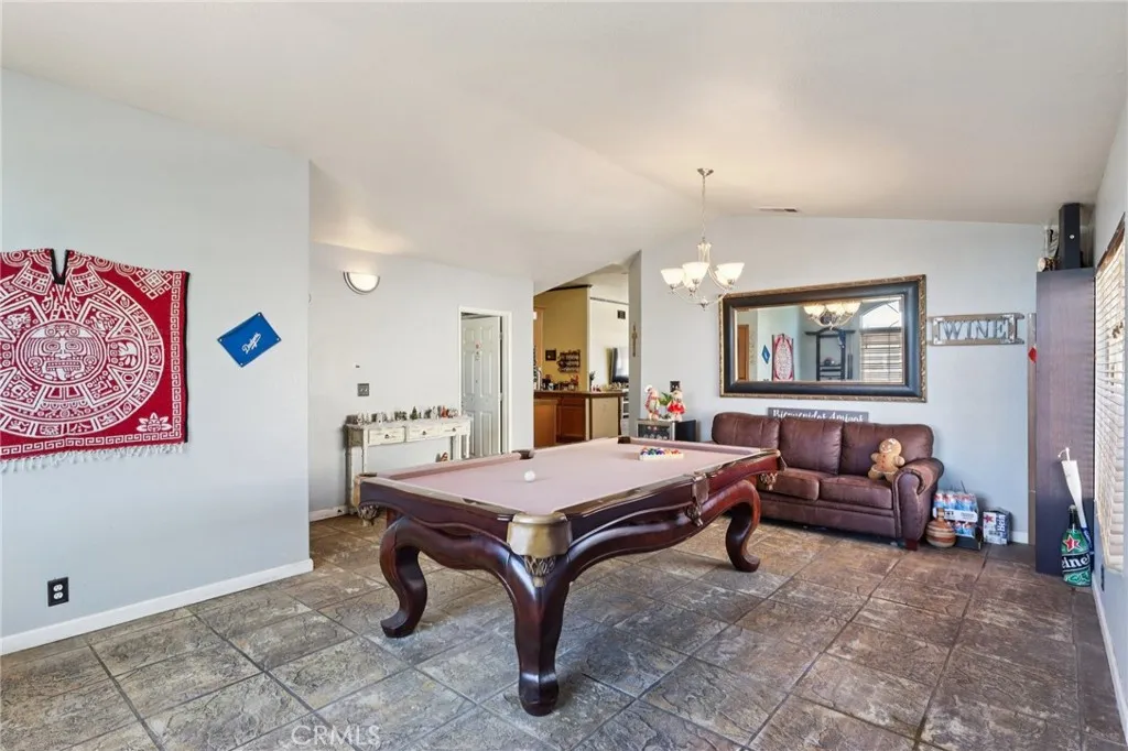 13322 Chenin Blanc Court, Apple Valley, California 92308 home-pic-17