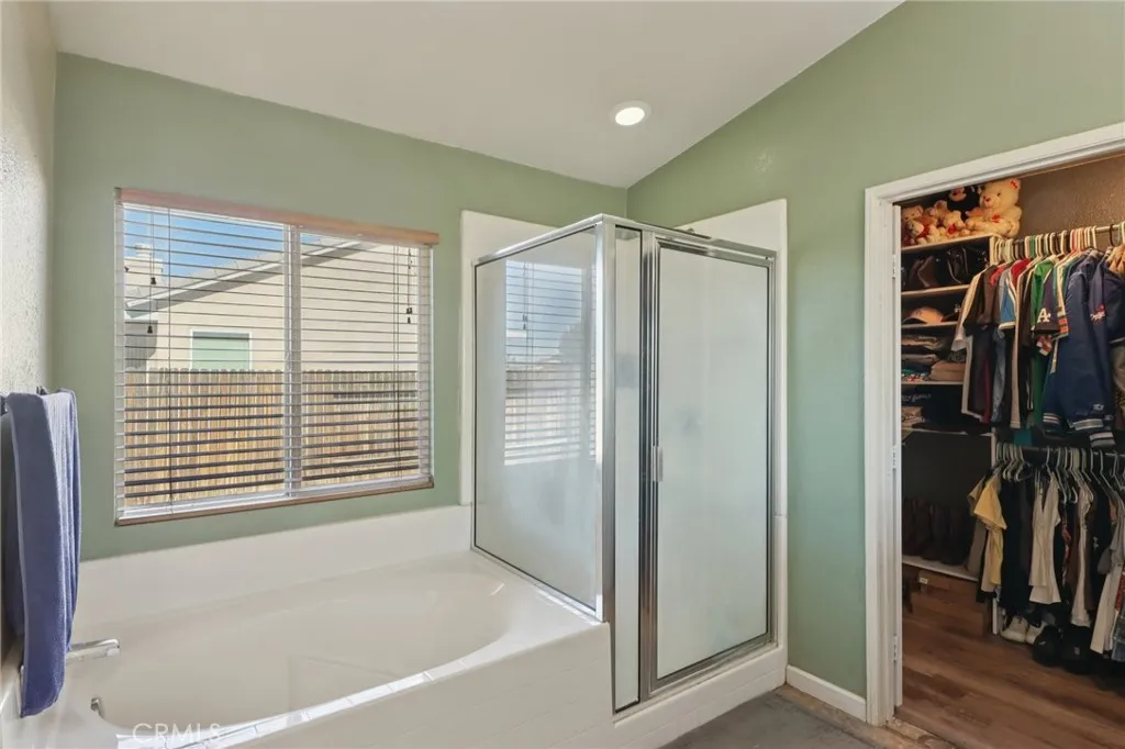 13322 Chenin Blanc Court, Apple Valley, California 92308 home-pic-30