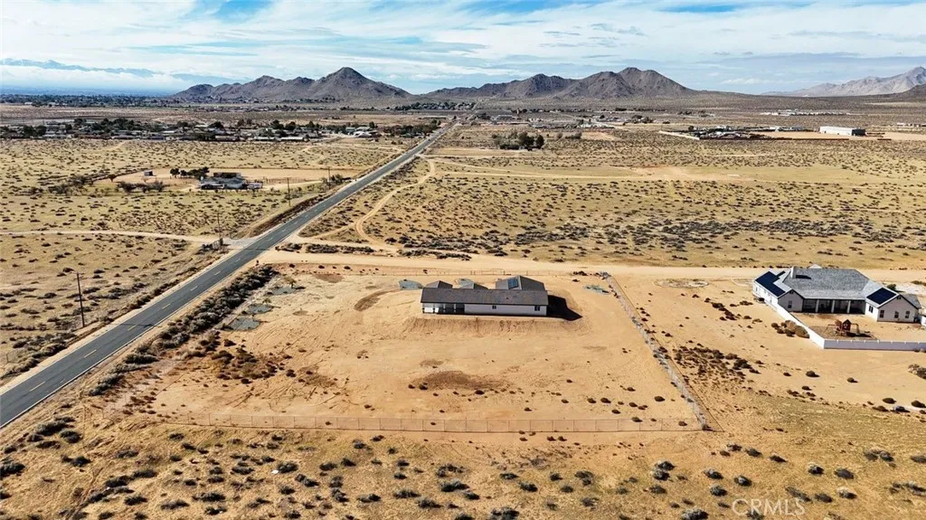 16925 Nanticoke, Apple Valley, California 92307 home-pic-14