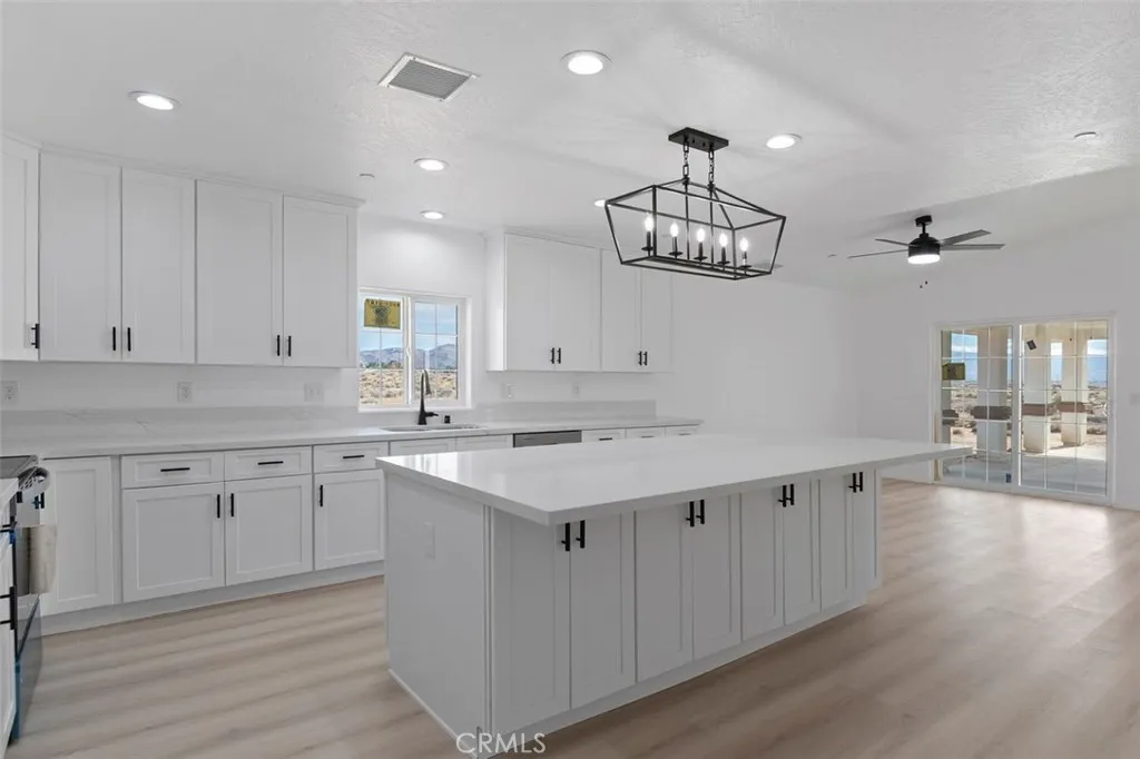 16925 Nanticoke, Apple Valley, California 92307 home-pic-34