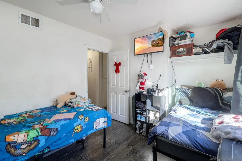 1302 Valencia, Chula Vista, California 91910 home-pic-13