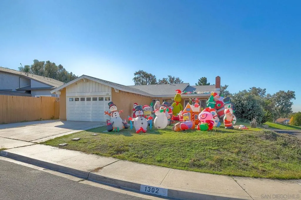 1302 Valencia, Chula Vista, California 91910 home-pic-0