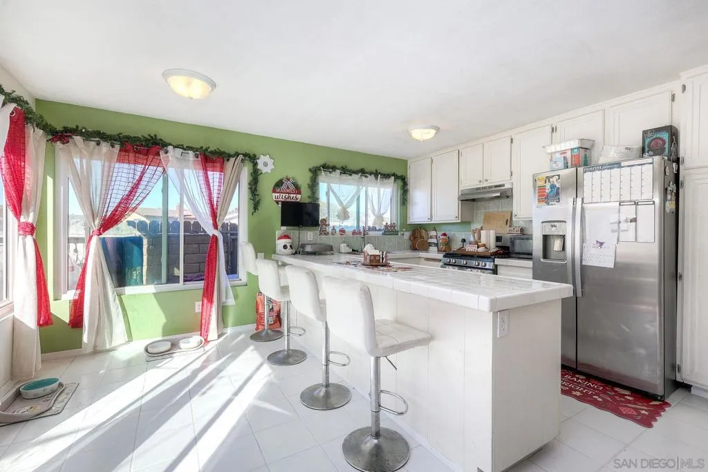 1302 Valencia, Chula Vista, California 91910 home-pic-8