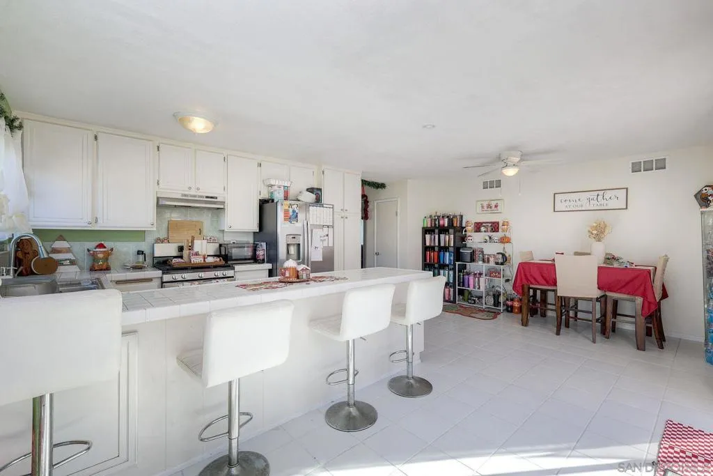 1302 Valencia, Chula Vista, California 91910 home-pic-10