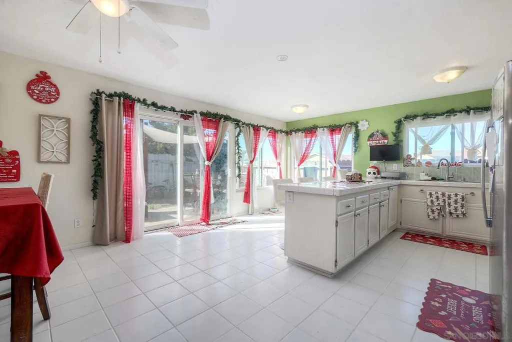 1302 Valencia, Chula Vista, California 91910 home-pic-6