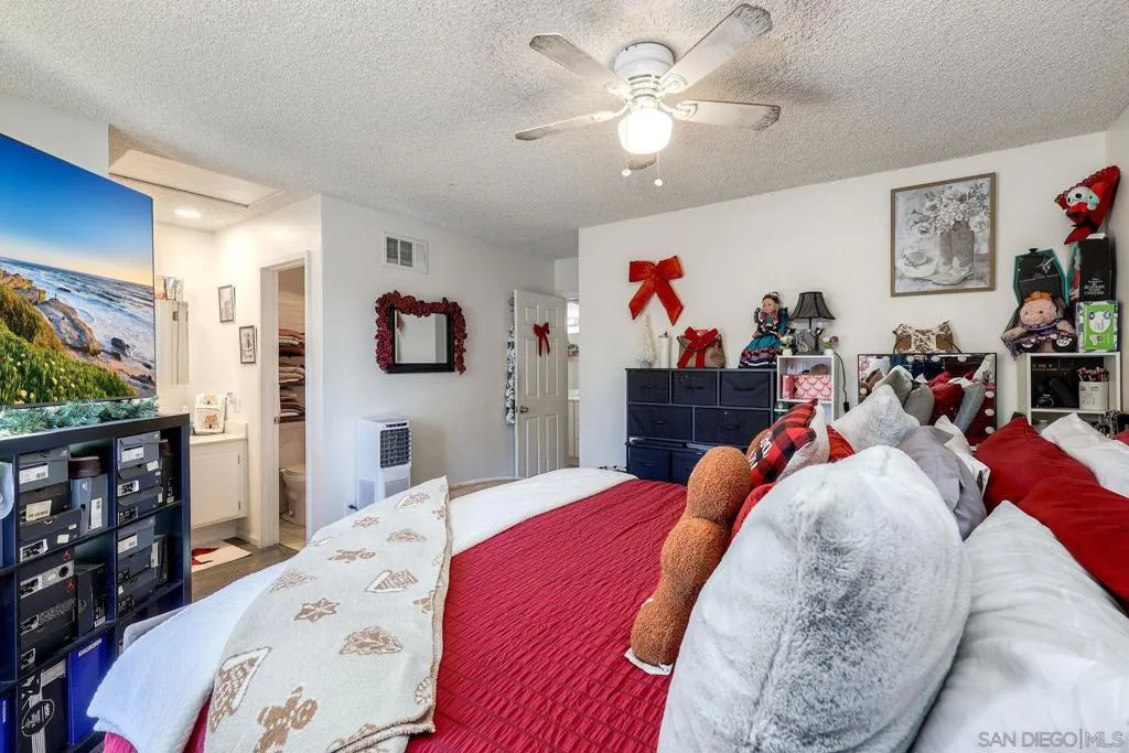 1302 Valencia, Chula Vista, California 91910 home-pic-16