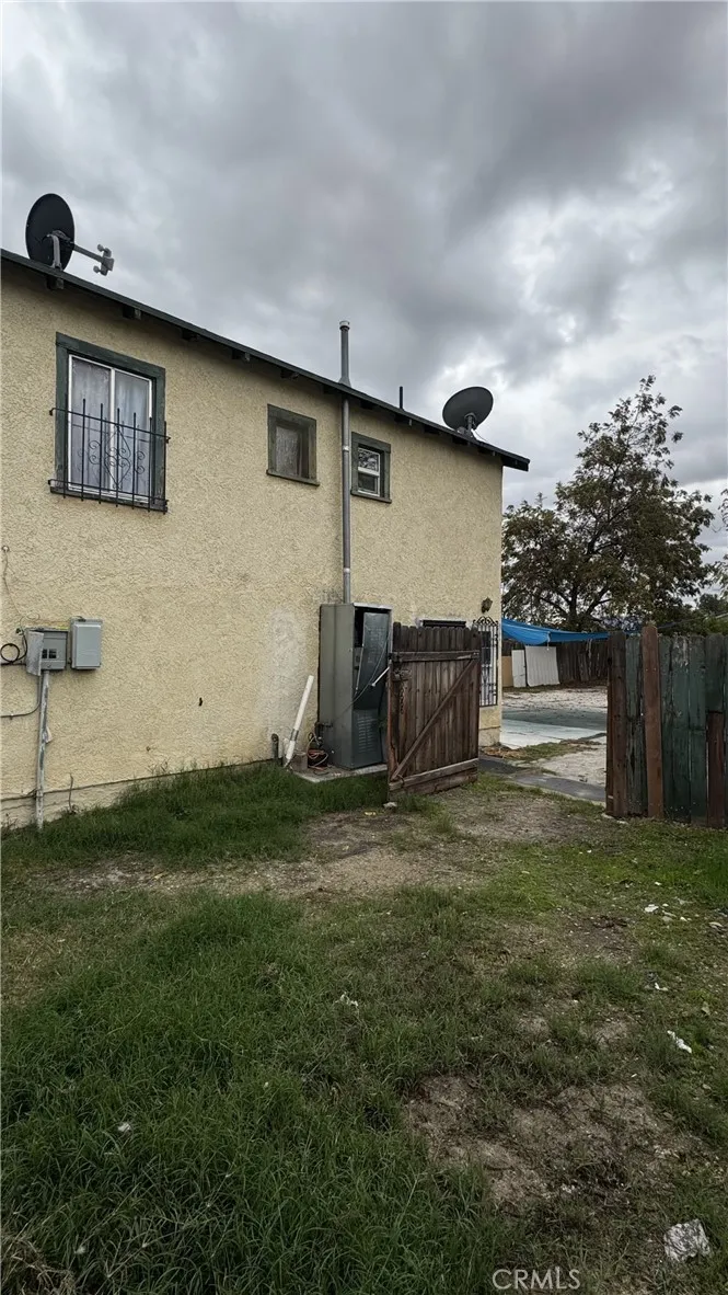 1129 W Rialto, San Bernardino, California 92410 home-pic-6