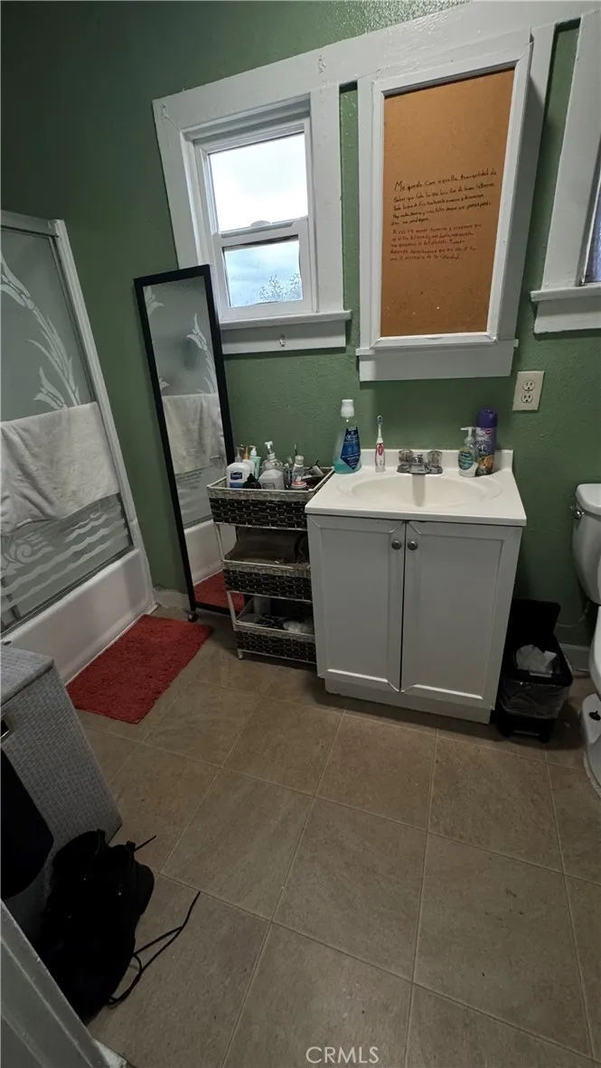 1129 W Rialto, San Bernardino, California 92410 home-pic-10