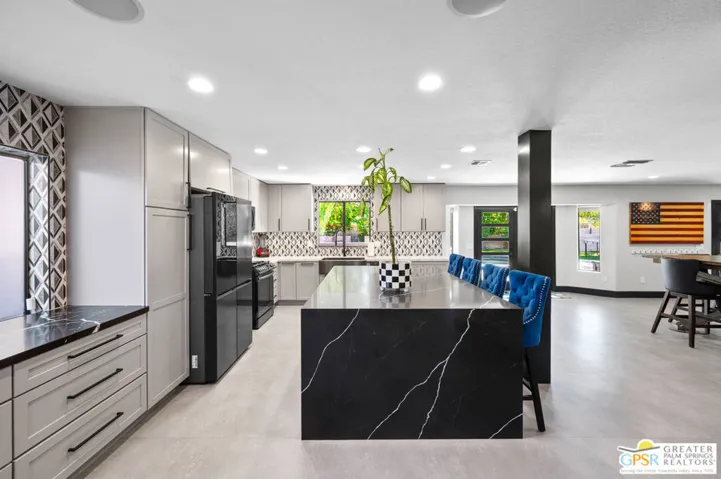 28220 Horizon Road, Cathedral City, California 92234