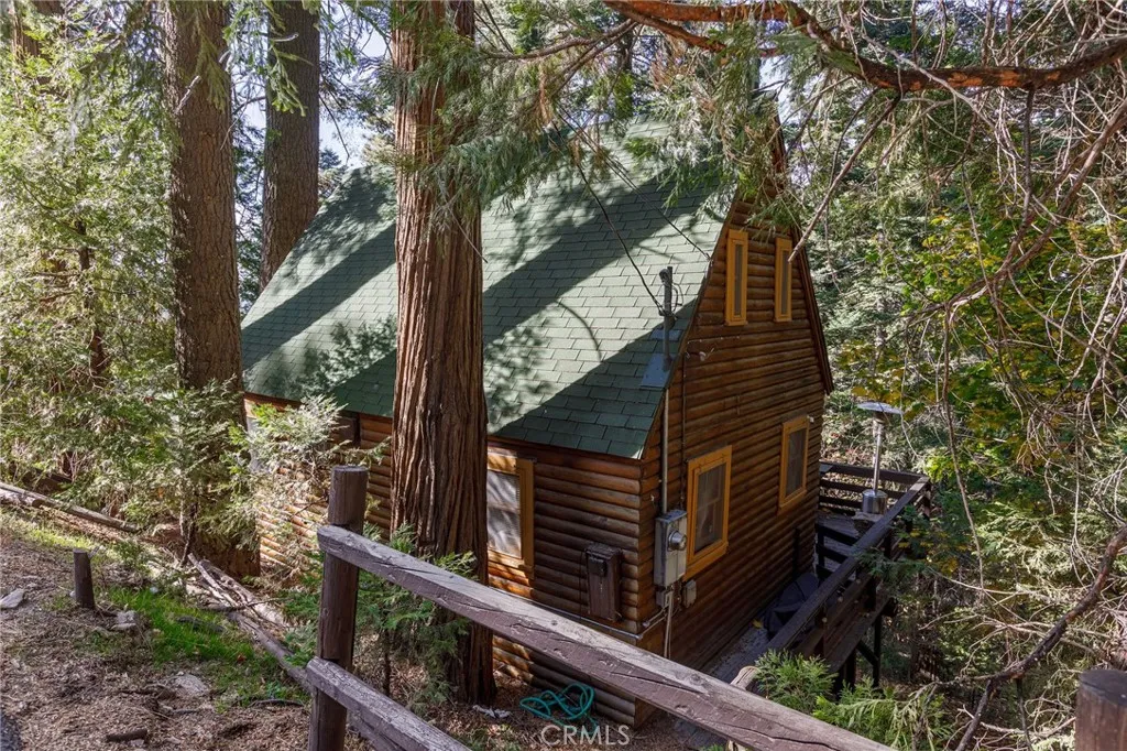 529 West Victoria Court, Lake Arrowhead, California 92352 home-pic-3