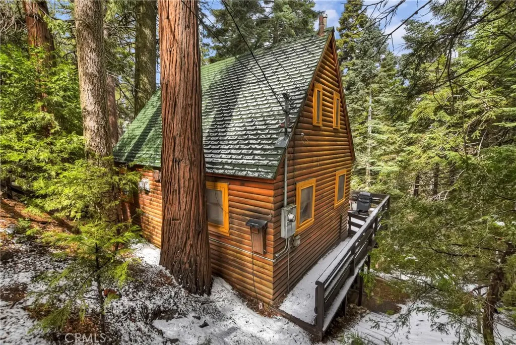 529 West Victoria Court, Lake Arrowhead, California 92352 home-pic-23