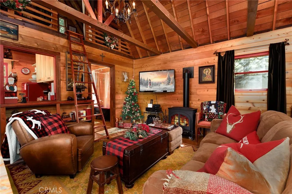 529 West Victoria Court, Lake Arrowhead, California 92352 home-pic-7
