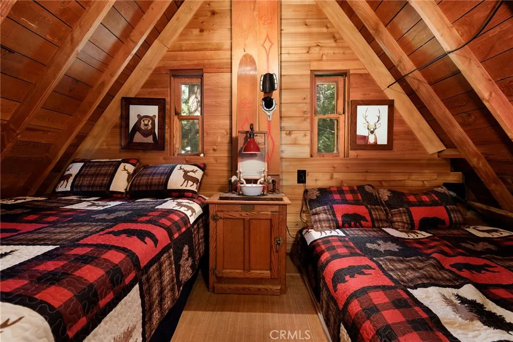529 West Victoria Court, Lake Arrowhead, California 92352 home-pic-11